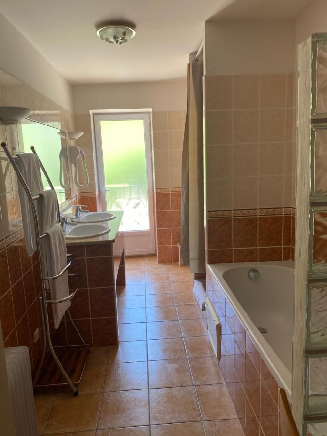Chez Dume Bed & Breakfast Santa-Lucia-di-Tallano ภายนอก รูปภาพ